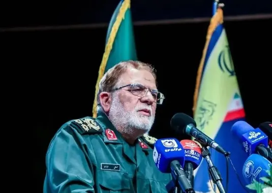 سرلشکر ایزدی: سپاه و ارتش آماده دفاع از تنگه هرمز هستند