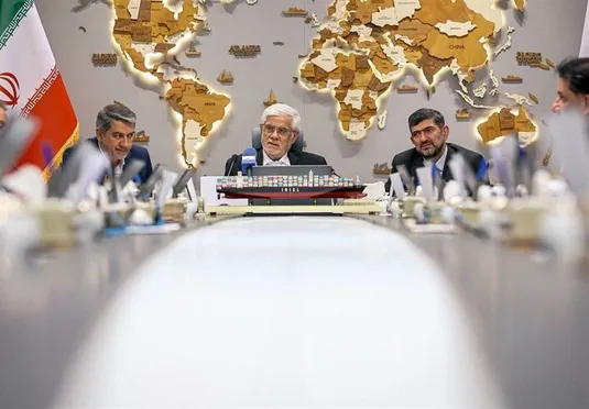 عارف: دولت از کشتیرانی جمهوری اسلامی حمایت می کند
