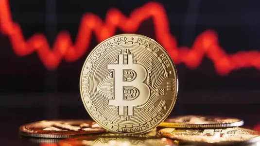بیت&zwnj;کوین و اتریوم زیر فشار اصلاح قیمت