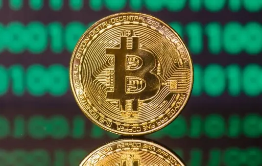 قیمت بیت کوین و ارز&zwnj;های دیجیتال امروز جمعه ۳ مرداد ۱۴۰۴ + جدول