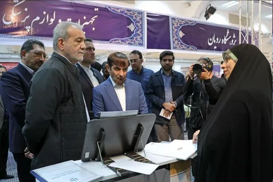 بازدید رئیس&zwnj;جمهور از نمایشگاه &laquo;پیشگامان پیشرفت&raquo;