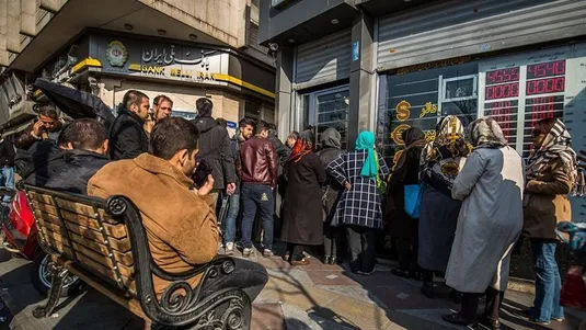 واکنش سریع بازار به گفتمان ارزی مسوولان/راهبرد رسانه&zwnj;ای دولت در ارز چیست