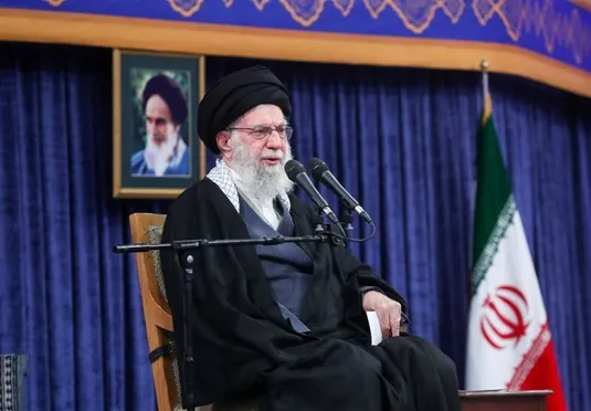 رهبر انقلاب: با معترض حرف می&zwnj;زنیم؛ اغتشاش&zwnj;گر را باید سر جایش نشاند