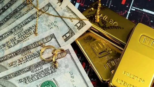 ادامه سقوط آزاد قیمت&zwnj;ها در بازار طلا، دلار و سکه