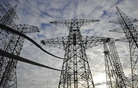 تعریف ۱۶۱ طرح حیاتی برای کاهش محدودیت‌های شبکه سراسری برق در سال آینده