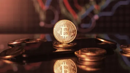 بیت&zwnj;کوین نتوانست بالای ۷۰ هزار دلار بماند