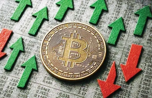 بازگشت بیت&zwnj;کوین به ۱۱۱ هزار دلار زیر سایه نوسانات بازار کریپتو