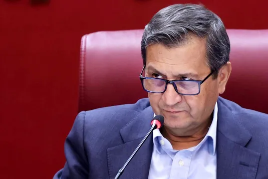 همتی سه&zwnj;شنبه به کمیسیون&zwnj; اقتصادی می&zwnj;رود