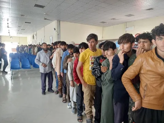 جذب رسمی کارگر افغانستانی؛ وزارت خارجه ۲۰۰ هزار روادید کارگری صادر می&zwnj;کند