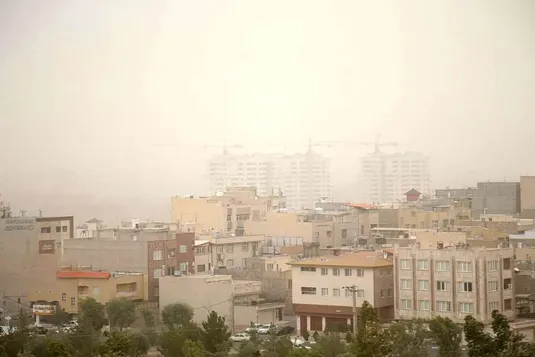 وزش باد شدید و افزایش گرد و غبار در تهران