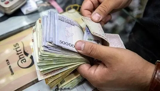 جزییات افزایش حقوق کارمندان ۱۴۰۴ / تفاوت افزایش حداقل بگیران