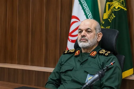 سرلشکر وحیدی: هیچ قدرت فرامنطقه&zwnj;ای حق دخالت در تنگه هرمز ندارد