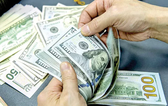بی&zwnj;انضباطی در سیاست&zwnj;های پولی و ارزی، بازار را به حال خود رها کرد