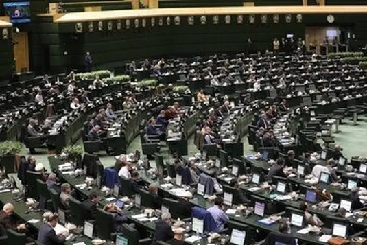 پیامک حقوق نمایندگان مجلس جنجال&zwnj;ساز شد