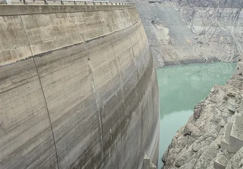 بررسی وضعیت‌ آب تهران در مجلس شورای اسلامی