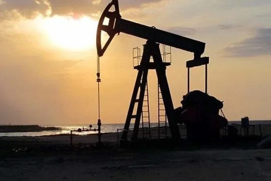 ونزوئلا ۱۹ قرارداد تولید نفت را به حالت تعلیق درآورد
