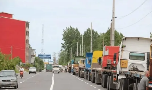 صف کامیون&zwnj;ها در آستارا کوتاه&zwnj;تر شد
