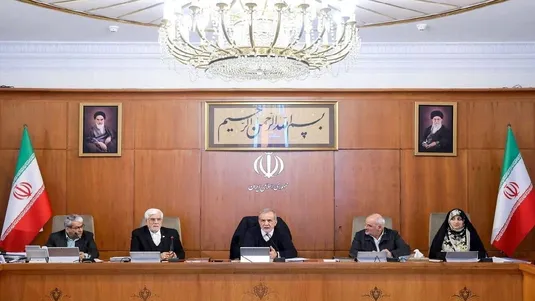 اصلاح مصوبه کالا&zwnj;های اساسی در هیات دولت/عارف: تأمین ذخایر راهبردی گندم و روغن تقویت شد