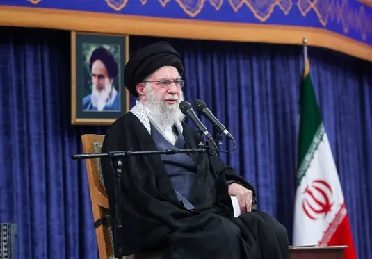رهبر انقلاب: با معترض حرف می&zwnj;زنیم؛ اغتشاش&zwnj;گر را باید سر جایش نشاند