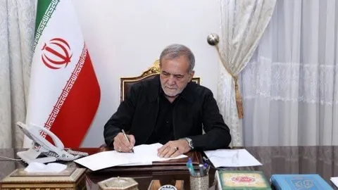 پزشکیان: حفظ آرامش بازار کمتر از مجاهدت در جبهه‌های نبرد نیست