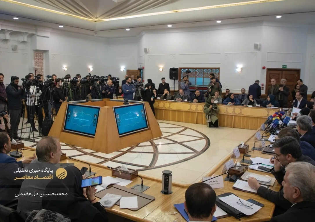 نخستین نشست رسانه ای فرزانه صادق مالواجرد، وزیر راه و شهرسازی در ساختمان وزارت راه و شهر سازی امروز، ۱۴ اسفند با حضور اصحاب رسانه برگزار شد.