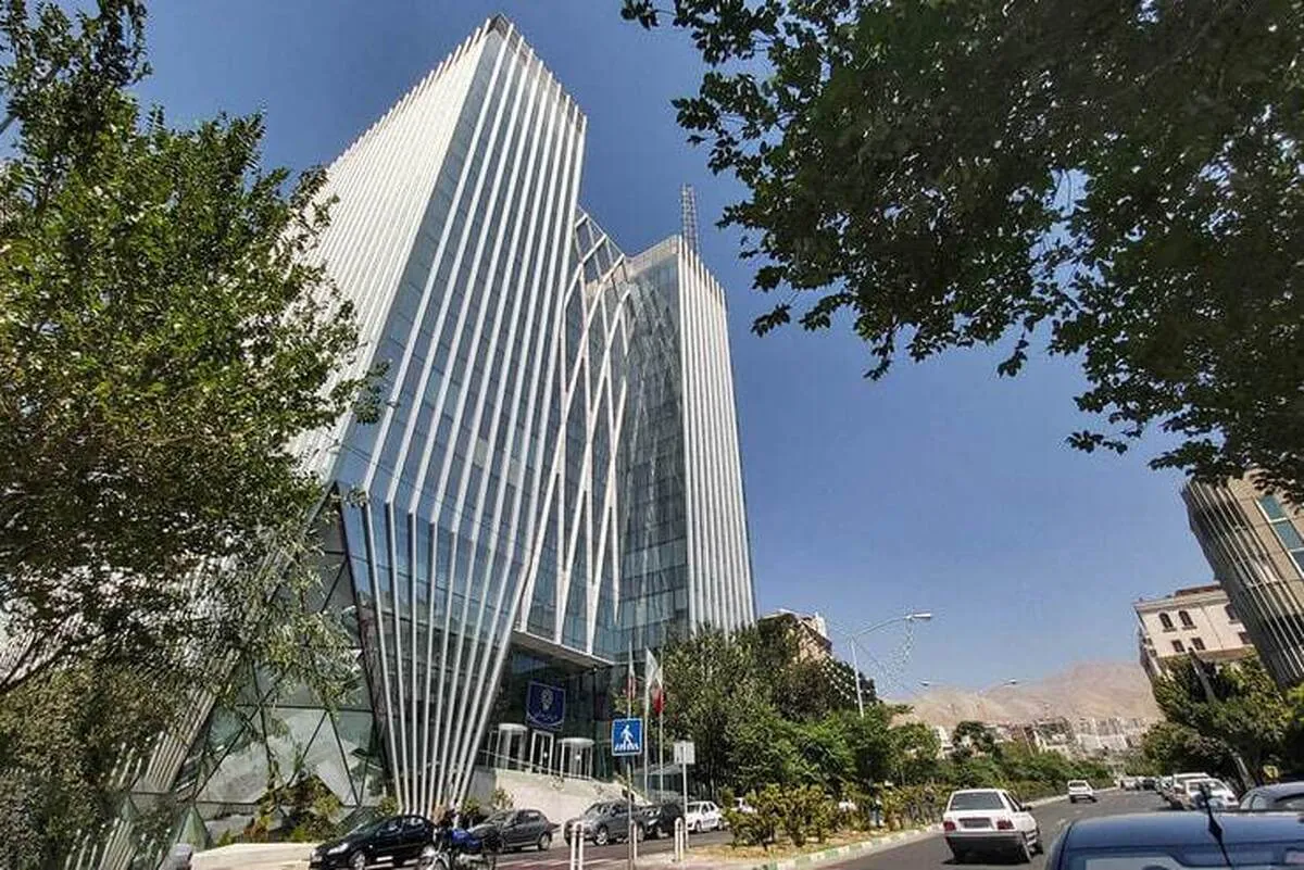 واگرایی شاخص‌ها در بورس تهران؛ شاخص کل رشد اسمی داشت