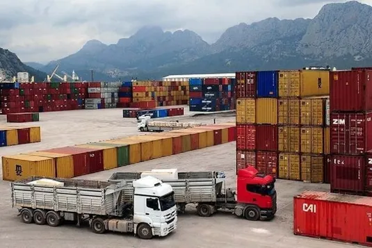 اقدام جدید گمرک برای ترخیص فوری کالاها؛ خروج کالا صرفا با ارائه تعهد