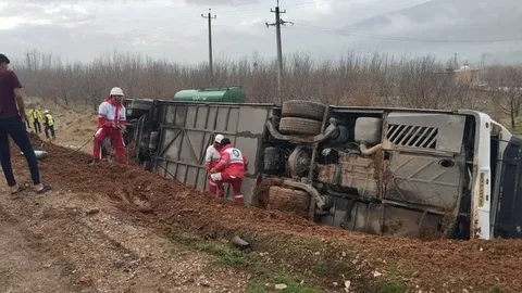 سقوط اتوبوس به دره در جاده دماوند / ۴ مسافر جان باختند