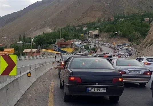وضعیت راه&zwnj;های کشور؛ ترافیک سنگین در فیروزکوه