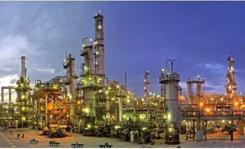 معمای ۱۰۵ همتی قیمت نفت در پالایشگاه تهران