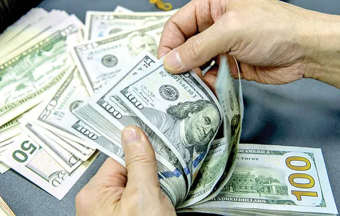 بی‌انضباطی در سیاست‌های پولی و ارزی، بازار را به حال خود رها کرد