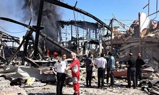 ۱۸ مصدوم و تخریب پایگاه اورژانس در حادثه حریق شهرک شمس آباد تهران