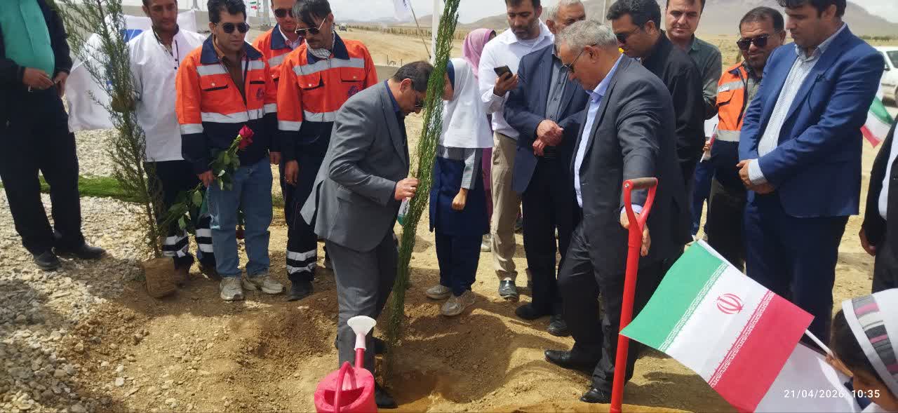 آزادراه سبز شیراز-اصفهان متناسب با اقلیم منطقه سبزتر میشود آزادراه سبز شیراز-اصفهان متناسب با اقلیم منطقه سبزتر میشود