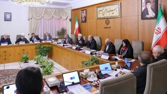 تأکید پزشکیان بر تسریع در شناسایی مبادی خروج فرآورد&zwnj;های نفتی از مسیر توزیع قانونی