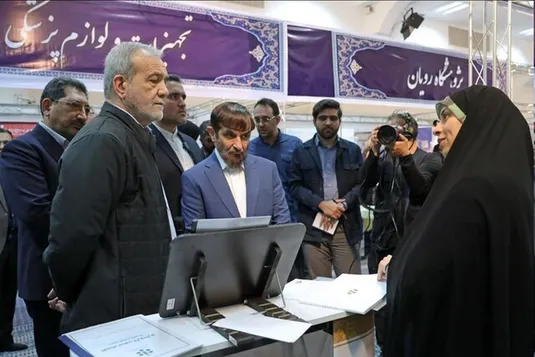 بازدید رئیس&zwnj;جمهور از نمایشگاه &laquo;پیشگامان پیشرفت&raquo;