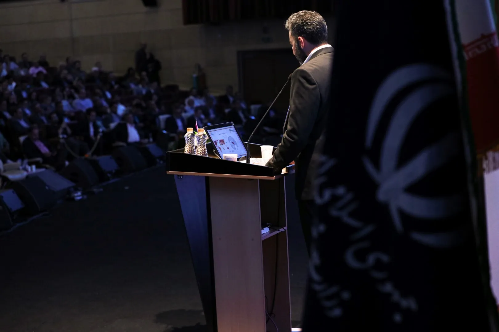 سومین کنفرانس انرژی در محل مرکز همایش های برج میلاد با حضور وزیر نیرو، معاونین وزارت نفت، شهردار تهران و برخی نمایندگان مجلس و مسئولین کشوری برگزار شد.