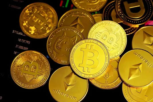قیمت بیت&zwnj;کوین و اتریوم امروز پنجشنبه ۲۵ دی ۱۴۰۴