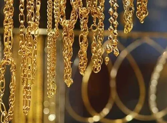 طلای ۱۸ عیار نرخ ارز دلار سکه طلا سه شنبه ۴ آذر ۱۴۰۴ + جدول