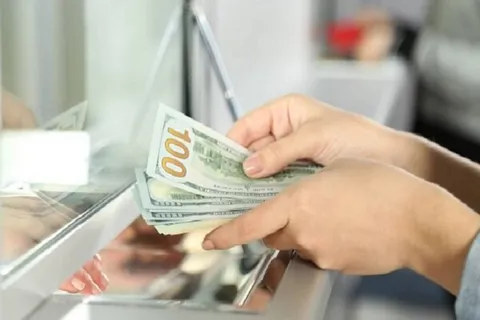 قیمت دلار و یورو امروز شنبه ۵ اردیبهشت ۱۴۰۵ + جدول
