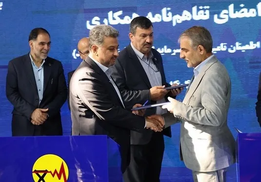 امضای تفاهم&zwnj;نامه همکاری و فروش برق میان شرکت برق حرارتی و توانیر