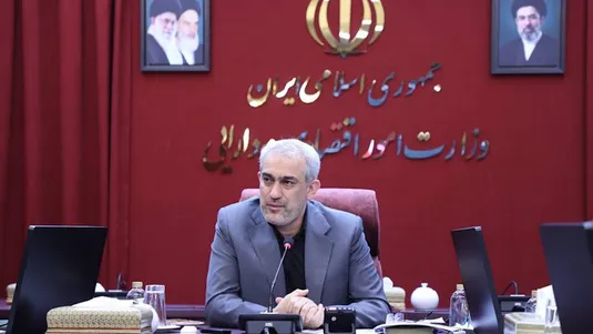 اولویت مناطق آزاد، جذب سرمایه&zwnj;گذاری داخلی و خارجی باشد/ تشکیل شورای راهبری مناطق آزاد