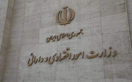 رد درخواست متقاضیان پروانه کسب بدون اعلام دلیل، جرم است