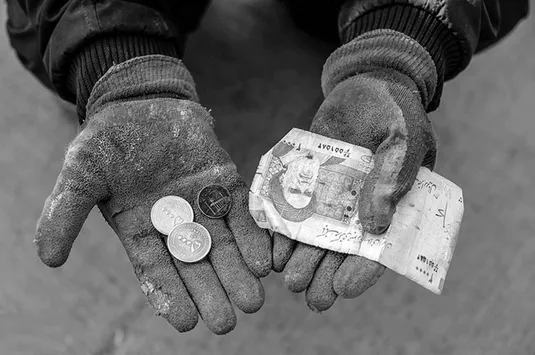 &laquo;گرانی&raquo; واقعیت انکارناپذیر حذف ارز نیمایی؛ دولت پای کار معیشت مردم باشد