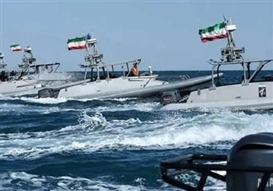 عبور ۳۵ کشتی از تنگه هرمز با هماهنگی نیروی دریایی سپاه
