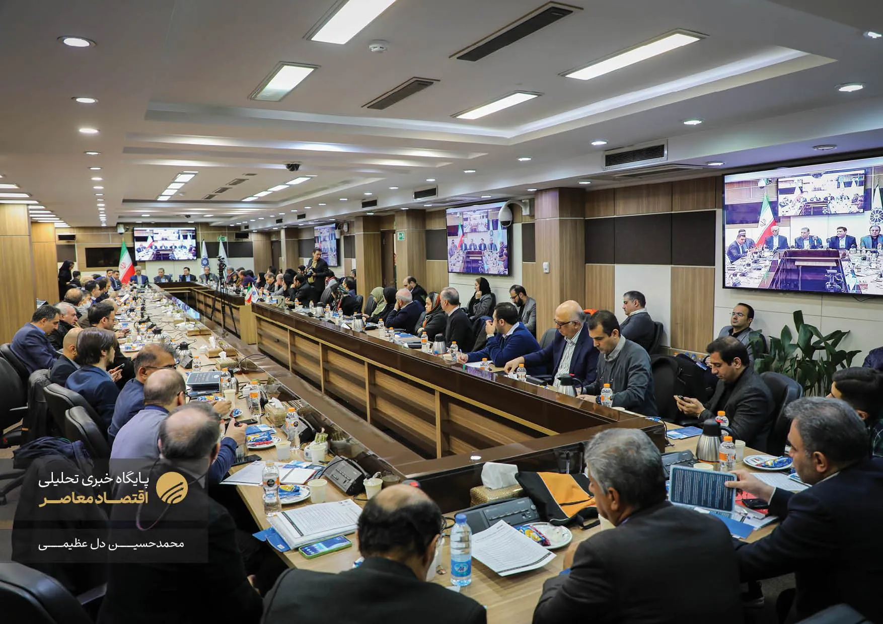 در همایش «نقش داوری و مرکز داوری اتاق ایران در حل و فصل اختلافات تجاری»، بر تسهیل فرآیند داوری، سرعت در حل اختلافات و محرمانه بودن اطلاعات تاکید شد. همچنین، از گسترش دفاتر داوری در استان‌ها و برگزاری دوره‌های آموزشی برای ارتقا سطح داوری میان فعالان اقتصادی خبر داده شد.