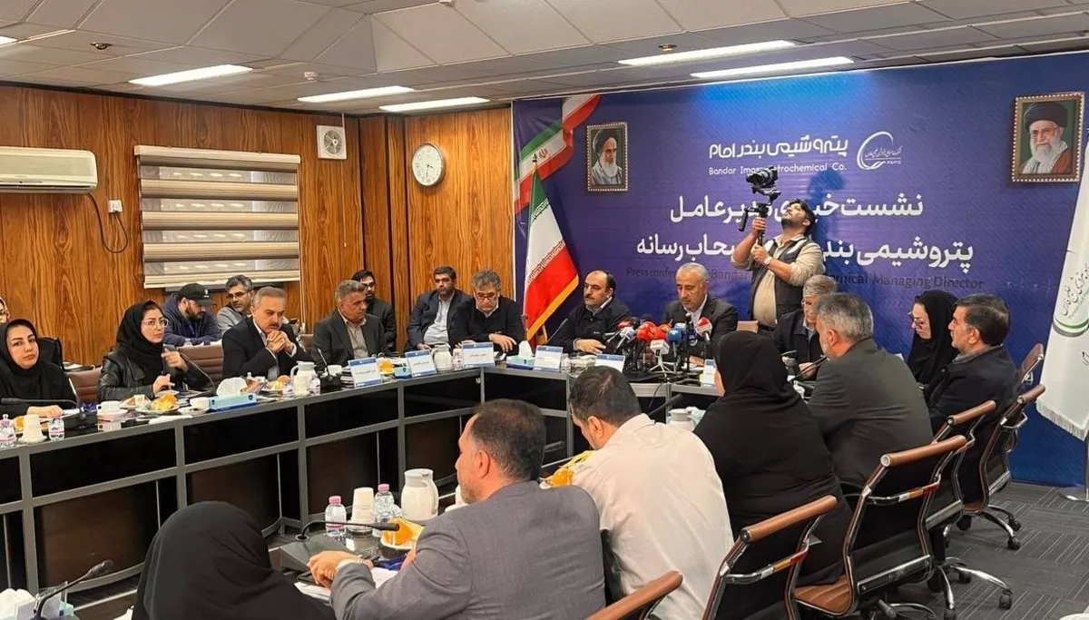 کاهش تولیدات پتروشیمی بندر امام از ۶ میلیون تن به ۳.۶ میلیون تن