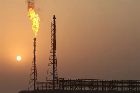 امضا قرارداد جمع‌آوری روزانه ۲۴۰ میلیون فوت مکعب گاز مشعل