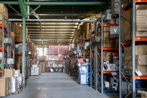 تعیین تکلیف ۵۲ همت کالا در اموال تملیکی؛ حرکت از انبارداری به سمت خرده‌فروشی