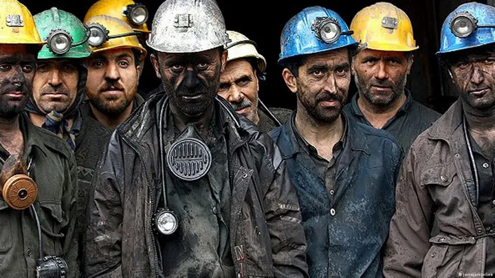 افزایش ۲ برابری سبد معیشت کارگران؛ وزیر کار بازنگری دستمزد‌ها را به موافقت دولت گره زد