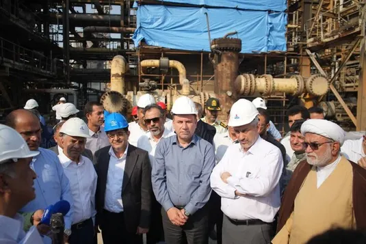 وزیر اقتصاد: هیچ مانعی برای تأمین مالی بازسازی پارس جنوبی پذیرفتنی نیست